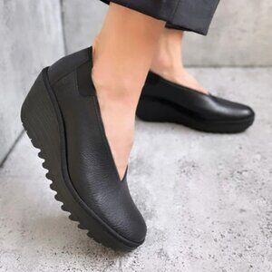 Fly London Women's Black Leather Wedge shoe Size 38 7.5–8